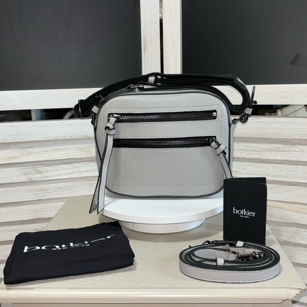 botkier Chelsea Camera Crossbody, Gray, Pebble Leather,W/2 Detachable Straps EUC